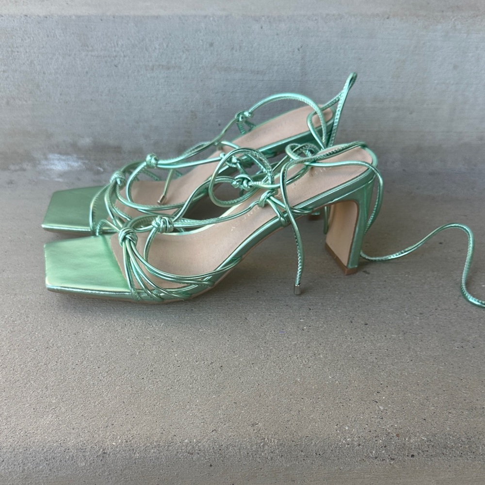 Chinese Laundry Yita Metallic Heel